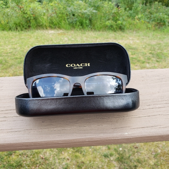 Coach sunglasses - Picture 4 of 5